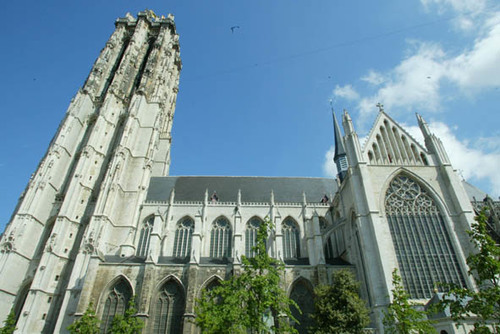 Mechelen Sint-Romboutskerkhof zonder nummer