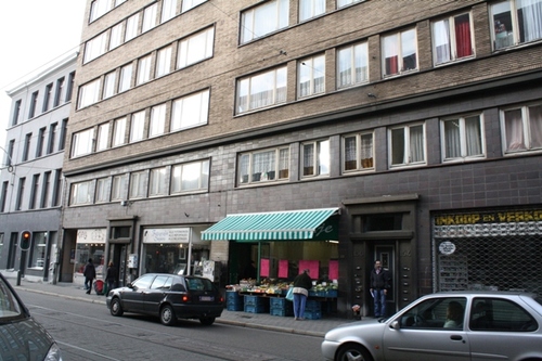 Antwerpen Nationalestraat gelijkvloers met winkels