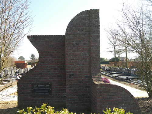 Koekelare Galgestraat zonder nummer gedenkmonument op begraafplaats
