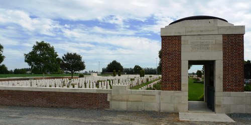 Poperinge Roesbruggestraat zonder nummer militaire begraafplaats Mendinghem Military Cemetery 