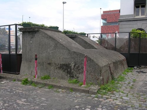 Antwerpen Bunker naast bedieningshuis Bonapartedok