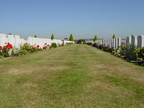 Zandvoorde: Zantvoorde British Cemetery: Bloemperken