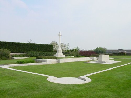 Poelkapelle: Poelcapelle British Cemetery: Cross en Stone