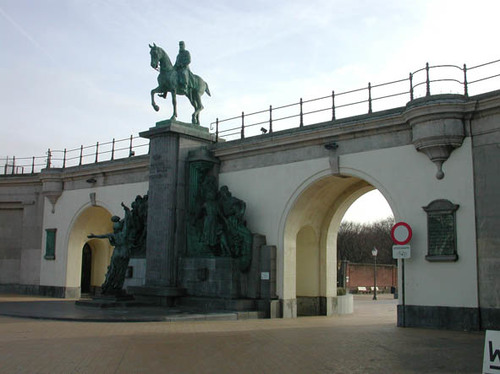 Oostende Zeedijk zonder nummer bogenbrug Drie Gapers en ruiterstandbeeld Koning Leopold II
