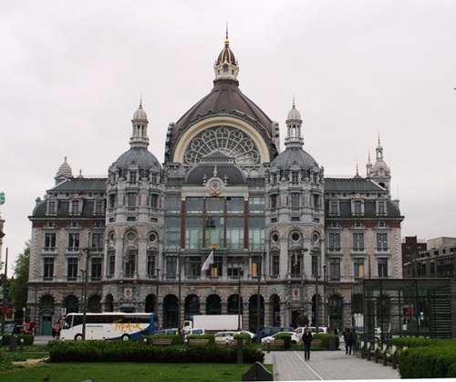 Antwerpen Koningin Astridplein Station