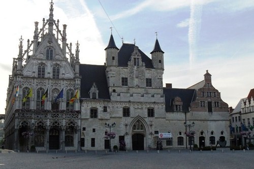 Mechelen_Grote_Markt_straatbeeld_03