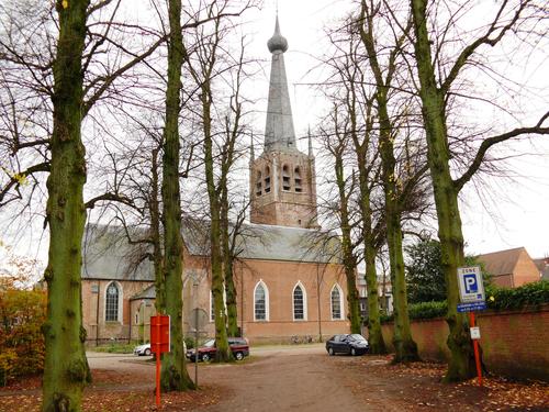 Vorselaar Lindendreef - uitgang aan kerk