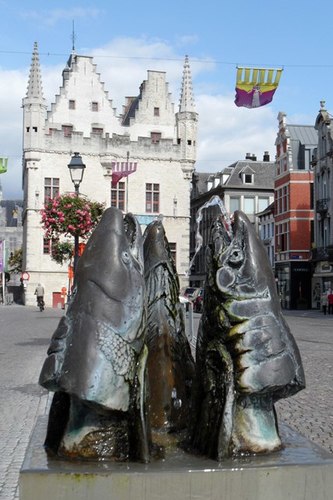 Mechelen IJzerenleen straatbeeld fontein