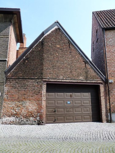Mechelen Twaalf-Apostelenstraat Garage waaronder Heergracht loopt