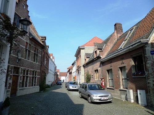 Mechelen Twaalf-Apostelenstraat met zicht op de Schrijnstraat