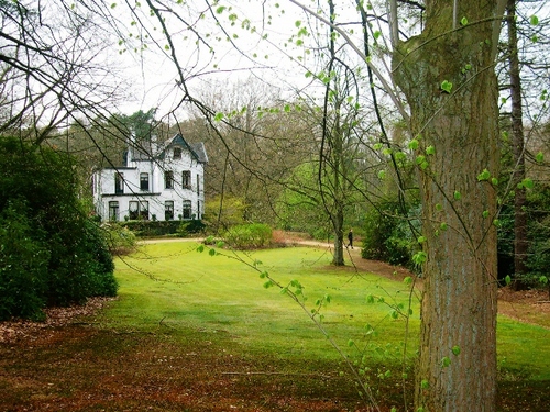 De villa in het landgoed Jagersberg te Molenstede gezien vanuit het oosten
