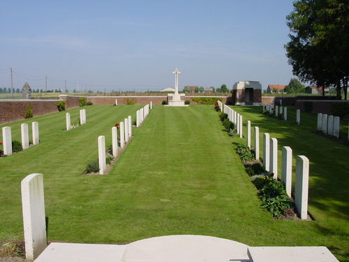Zillebeke: Blauwepoort Farm Cemetery: Cross of Sacrifice
