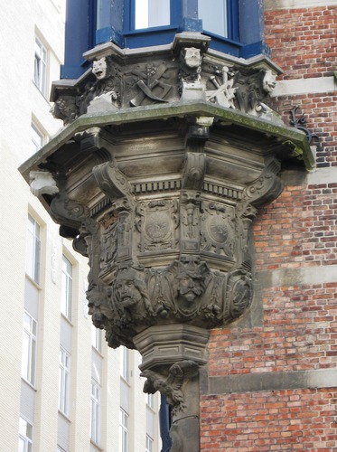 Antwerpen Isabellalei 2 erkerconsole