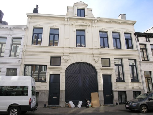 Antwerpen Dolfijnstraat 32-30