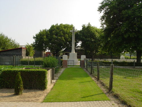 Vlamertinge: Vlamertinghe New Military Cemetery: toegang