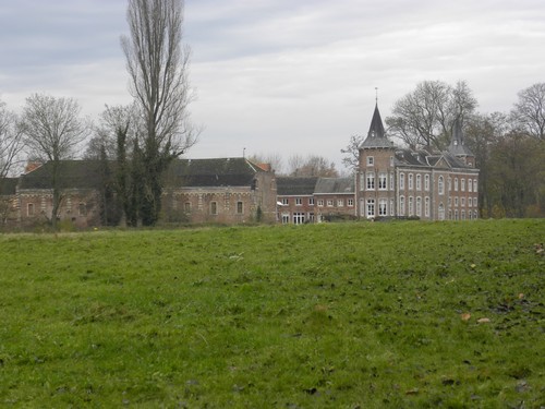 Sint-Truiden, Nieuwenhoven, zicht op kasteel vanuit zuidelijke toegangsweg