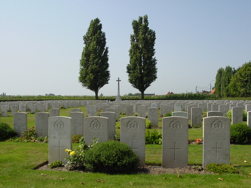 Vlamertinge: Brandhoek New Military Cemetery No 3: Cross of Sacrifice