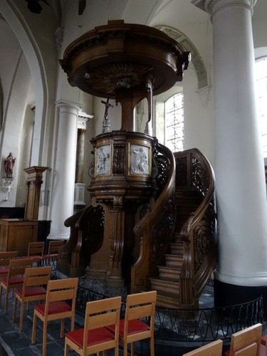 Assenede Dorp zonder nummer Preekstoel in parochiekerk Onze-Lieve-Vrouw Hemelvaart