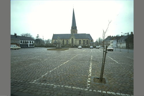 Poperinge Kerkhofstraat zonder nummer Parochiekerk Sint-Bavo
