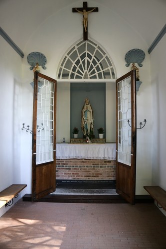 Sint-Amands Oppuurseweg zonder nummer Interieur van de kapel Onze-Lieve-Vrouw van de Wipheide