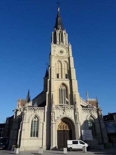 Sint-Truiden Grote Markt 67 Onze-Lieve-Vrouw Hemelvaartkerk zuidwestzijde