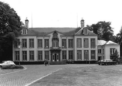 Antwerpen  Gouverneur Holvoetlaan 28
