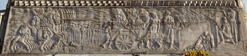 Leuven Martelarenplein oorlogsmonument: detail bas-reliëf