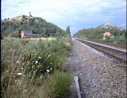 Aan weerszijden van de spoorweg, de twee terrils van Beringen