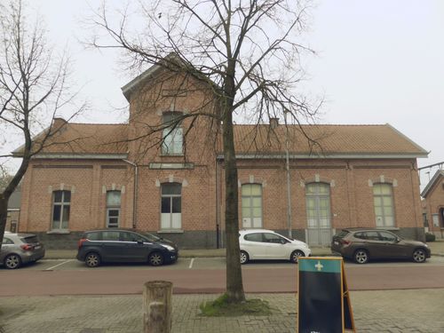 Sint-Niklaas Belsele Stationswegel 1-3 