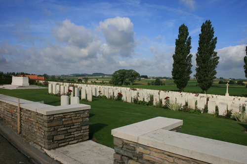 Klein-Vierstraat British Cemetery