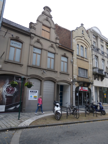 Roeselare Ooststraat 62 (rechts)