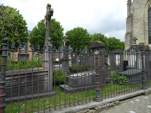 Parochiekerk Sint-Amatus: kerkhof