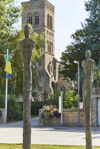 Parochiekerk Sint-Willibrordus met kerkhof